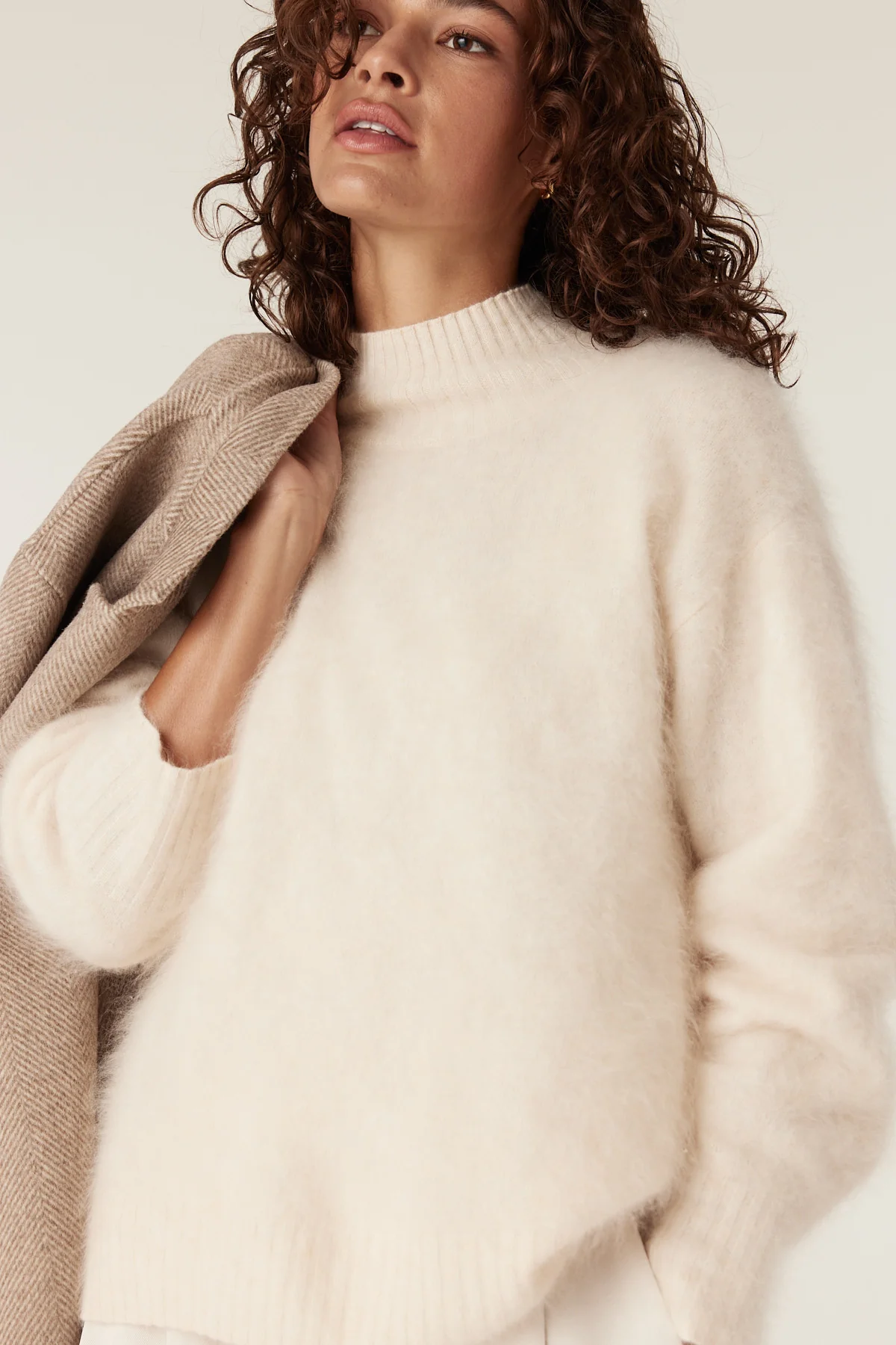 Brushed Cashmere Wool Turtle Neck Jumper - Parchment - Image 6