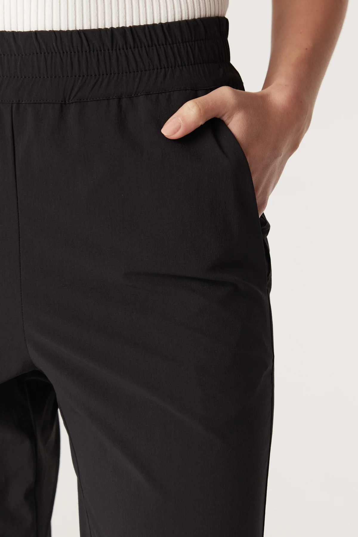 Elle Slouch Pant - Black - Image 4