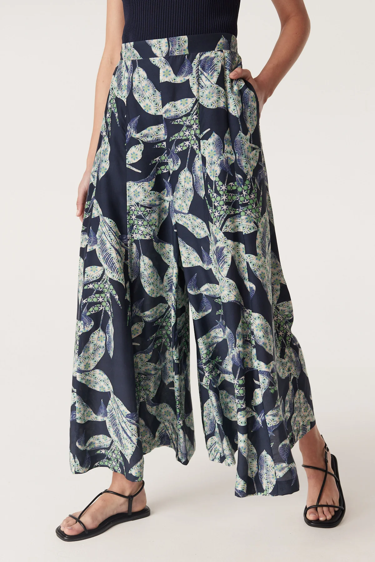 Havana Wide Leg Pant - Navy Floral - Image 3