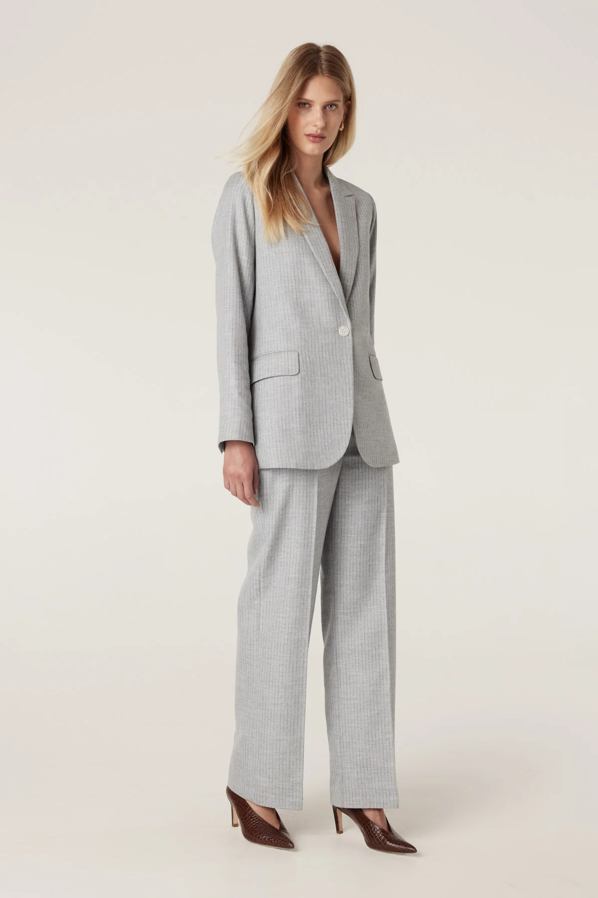 Ivy Linen Blazer - Blue Pinstripe - Image 5