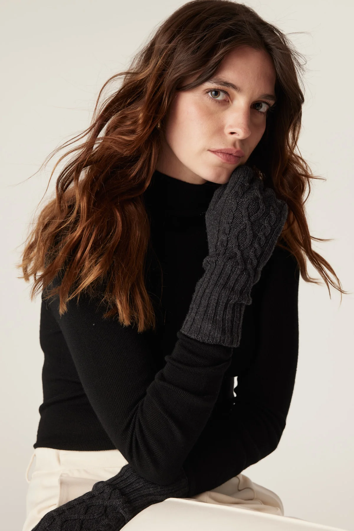 Merino Wool Gloves - Charcoal - Image 3