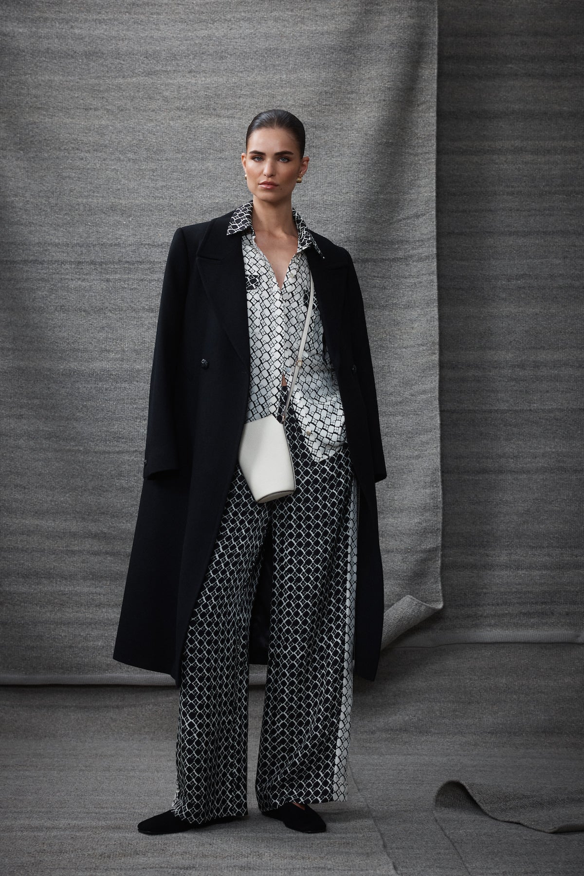 Montgomery Wool Coat - Black - Image 3