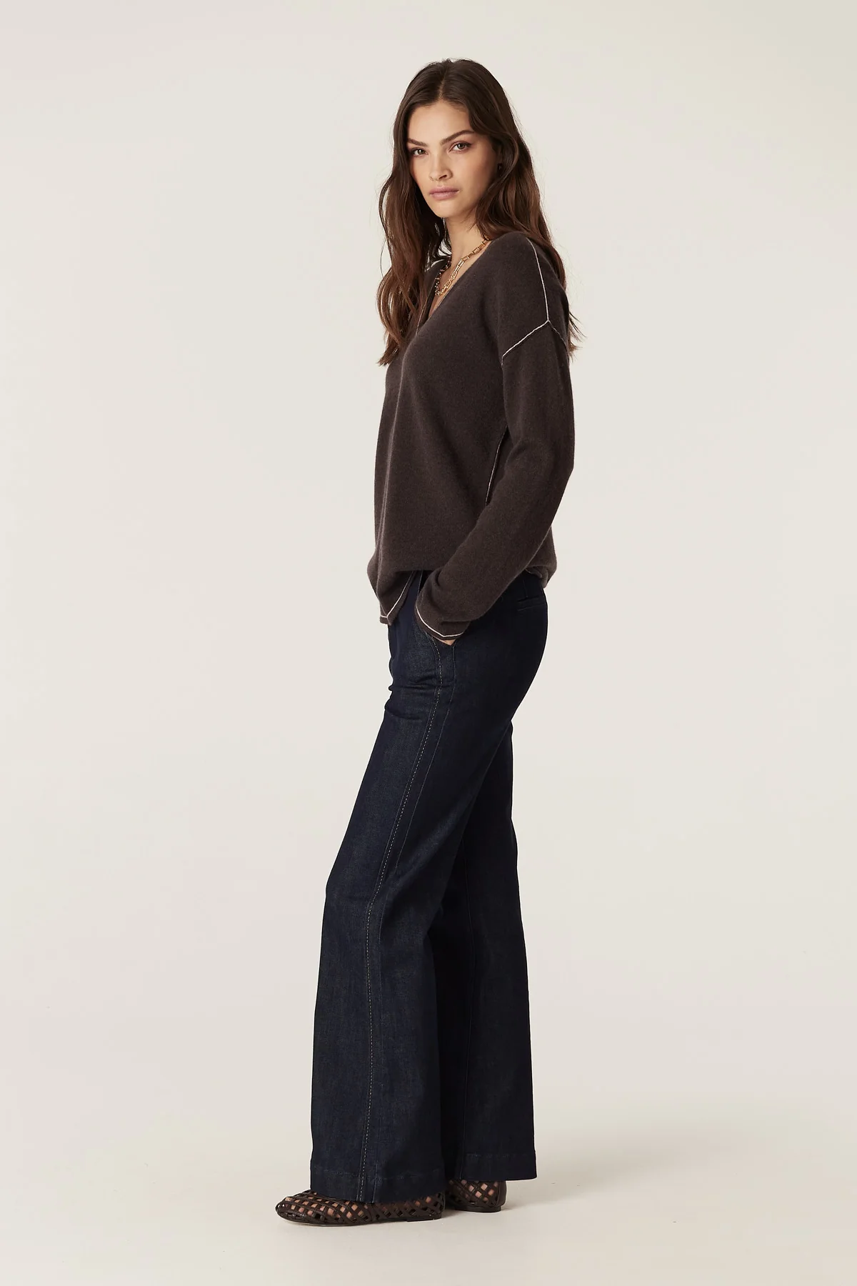 Pure Cashmere V-Neck Jumper - Chocolate - Image 4