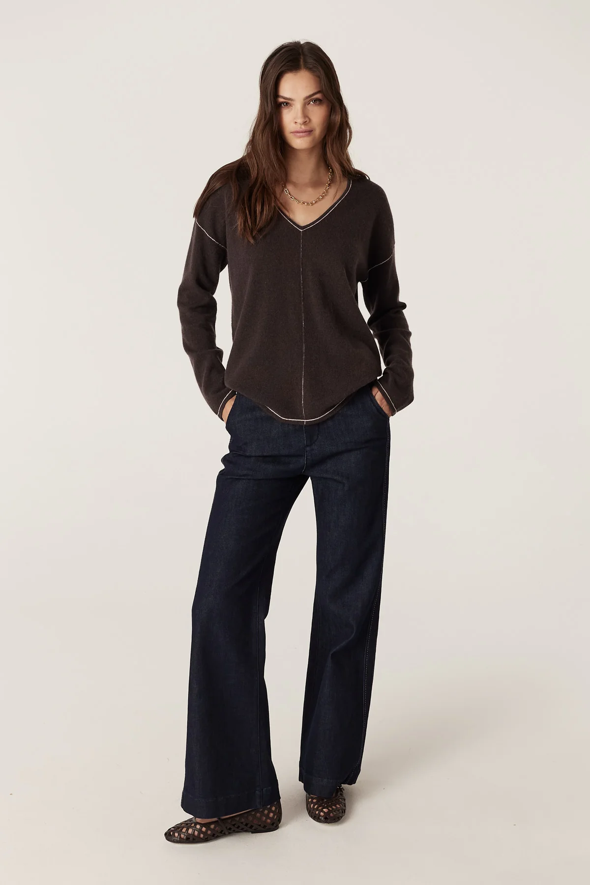 Pure Cashmere V-Neck Jumper - Chocolate - Image 7