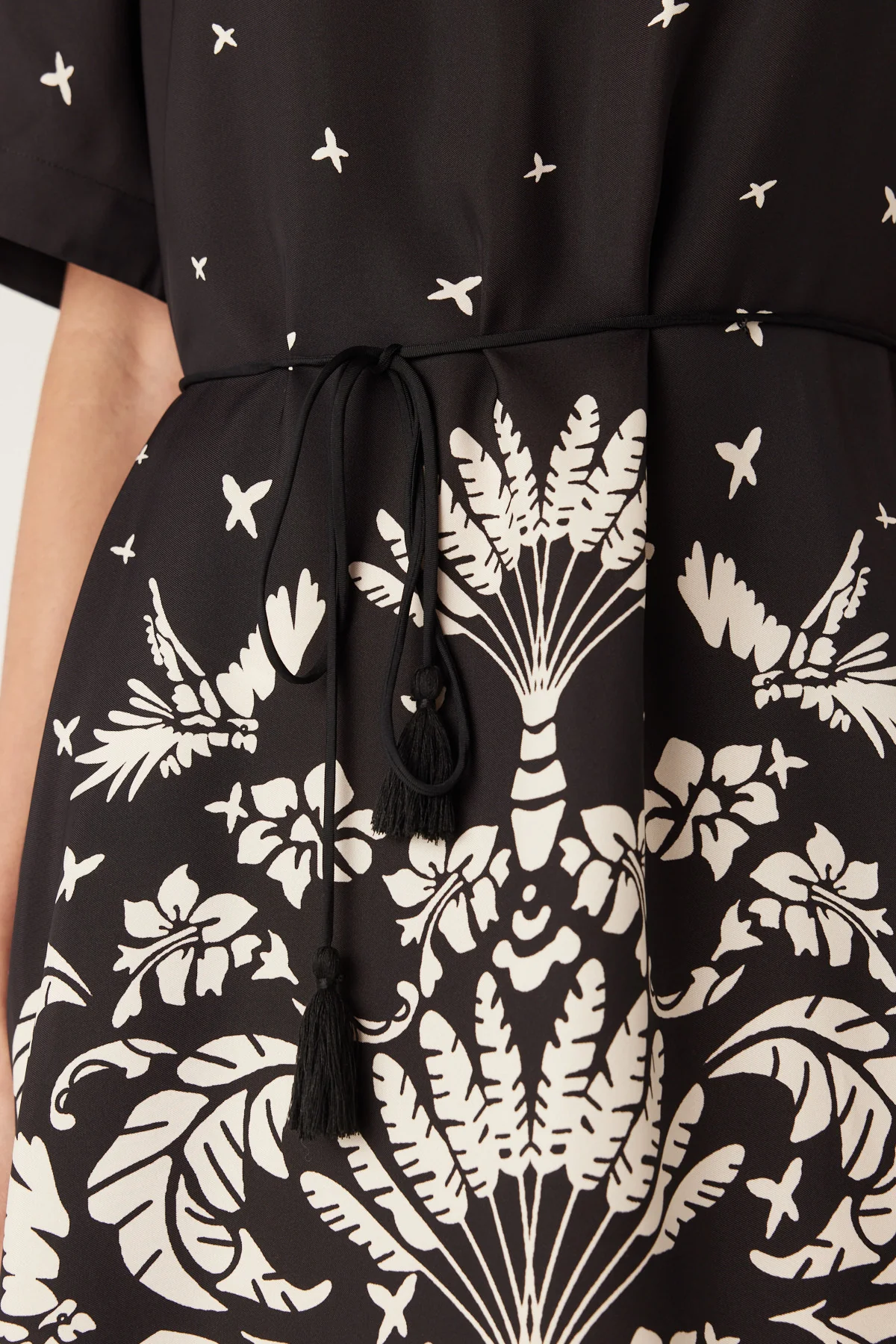 Twilight Kaftan - Black Palm Print - Image 6