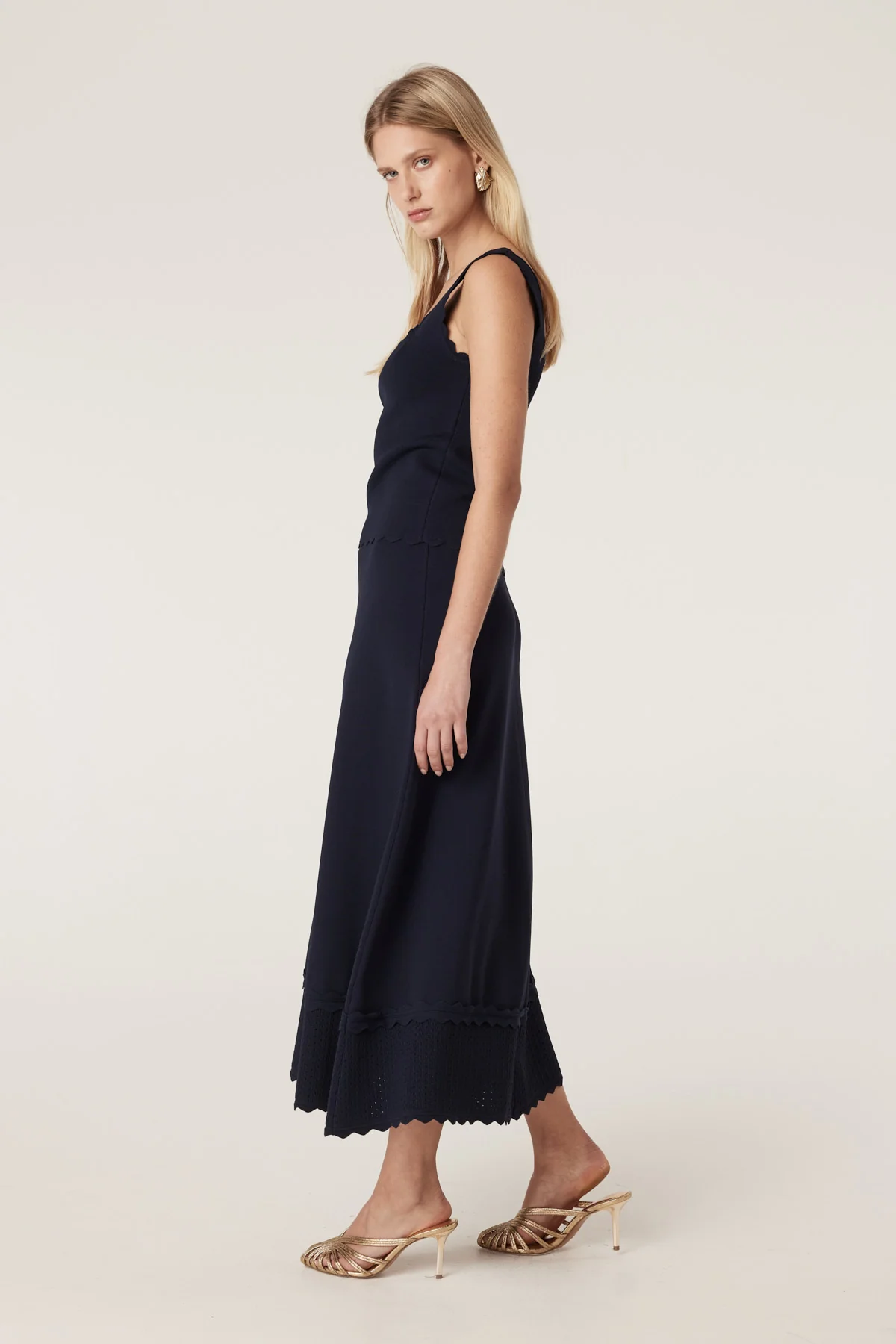 Villa Crepe Knit Scallop Tank - Navy - Image 4